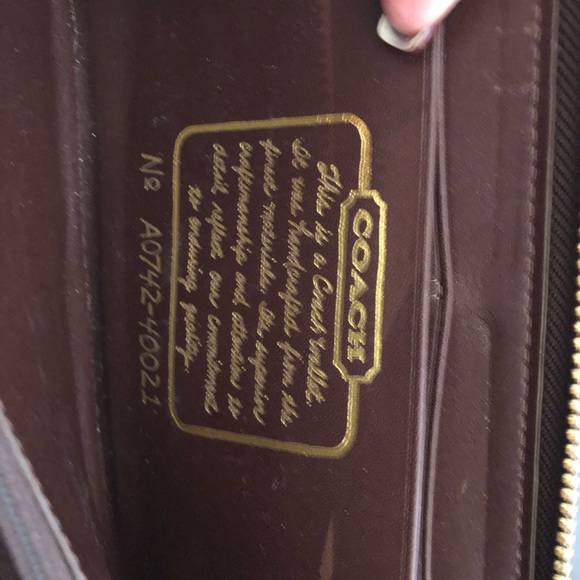 Coach Signature Print Zippy Wallet - Picture 8 of 8